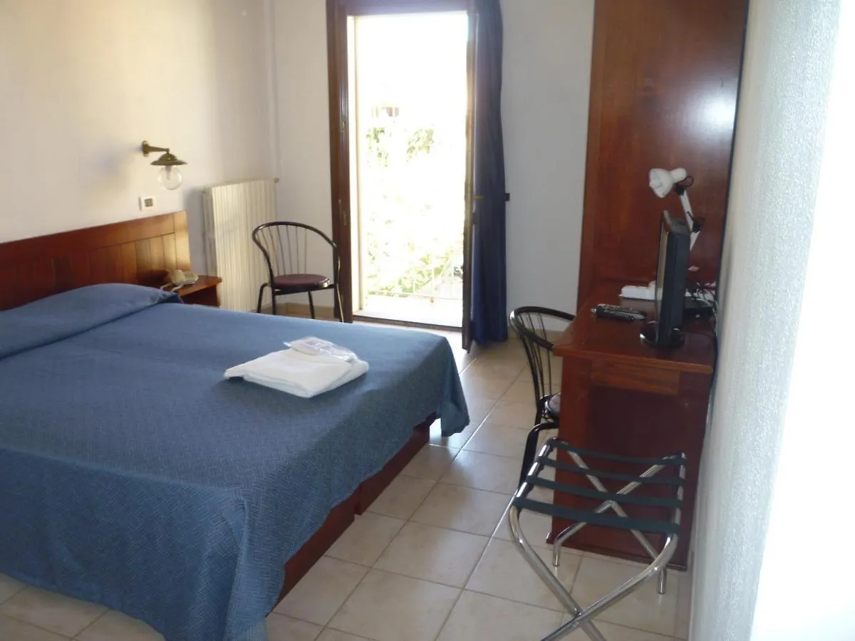 ***  Hotel L'Ancora Santa Teresa Gallura Italy