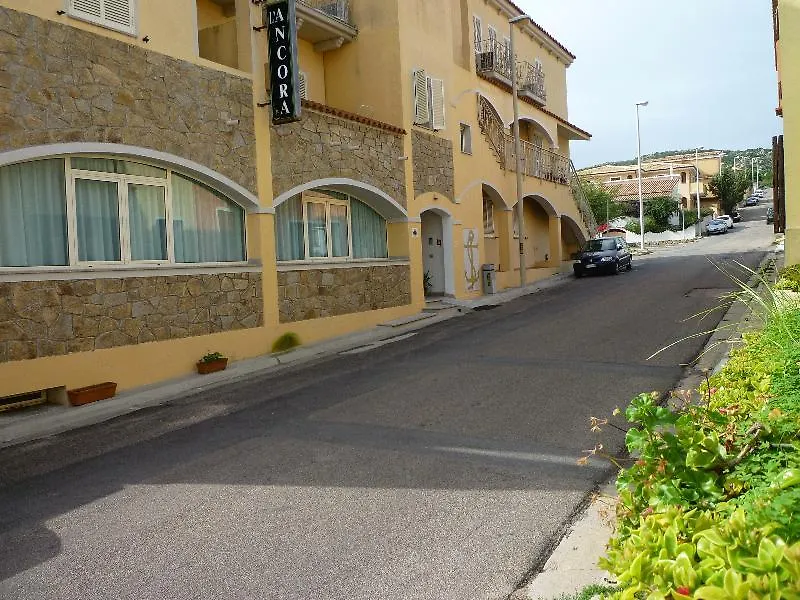 Hotel L'Ancora Santa Teresa Gallura 3*,